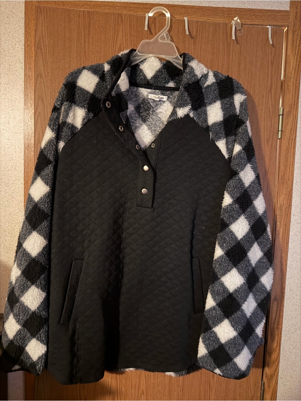 Maurices Black Quilted Pullover with Black & White Buffalo Plaid Sleeves